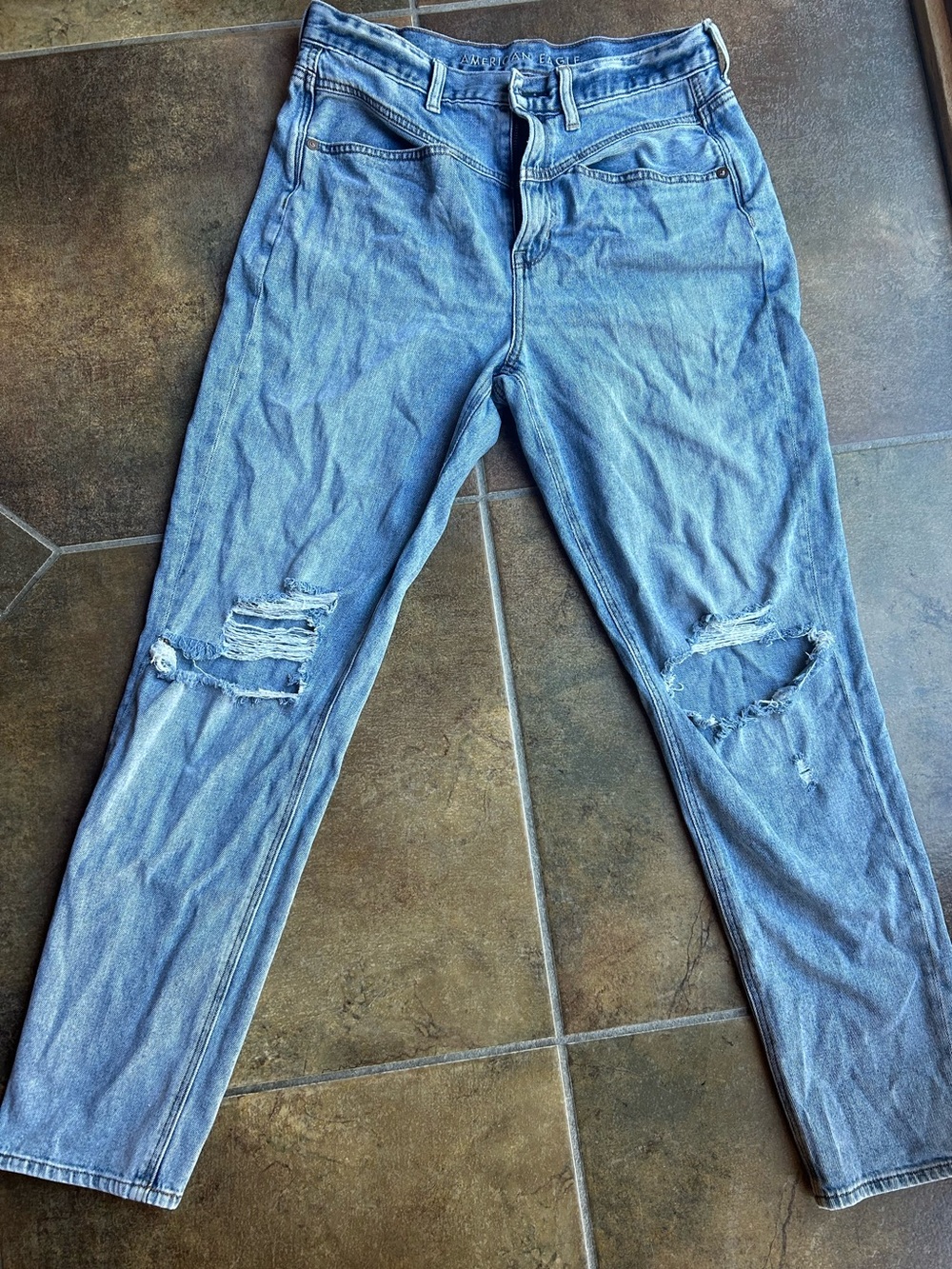 American Eagle Outfitters Women’s Light Wash Slim Straight Jeans